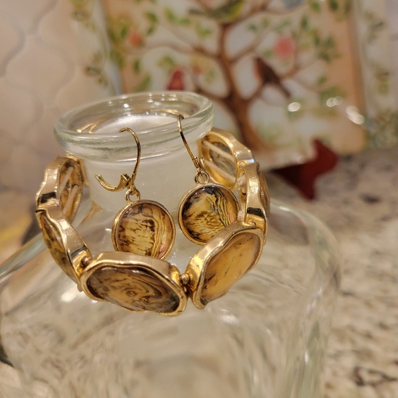 Pretty Abalone Shell Drop Earrings and Bracelet - Picture 3 of 5